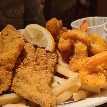 Pappadeaux Seafood Kitchen signature dishes Atlantic Salmon Alexander
Shrimp & Catfish Fillets
Pasta Mardi Gras